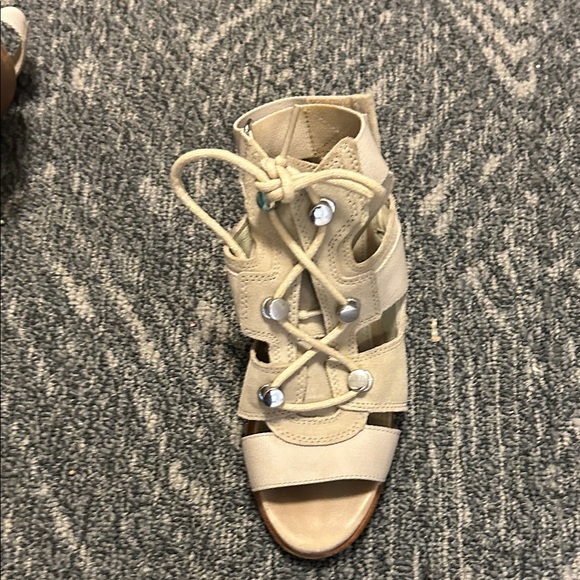 Sorel Beige Lace-Up Women's heels sandals. Velcro ankle closure.Adjustable width - Picture 11 of 16